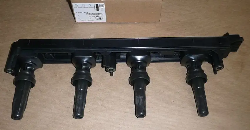 Bobine d'allumage ORIGINALE CITROEN C4 C5 PEUGEOT 307 407 807 2.0 16v 9656695780, 9656695780