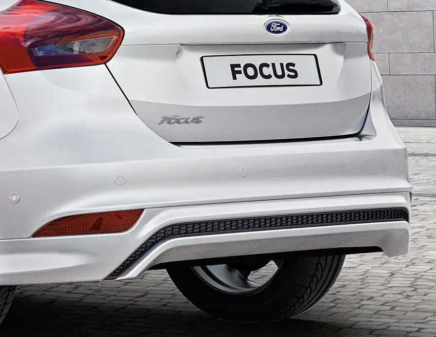 Originale Ford Focus Jupe de bouclier arrière avec diffuseur intégré n