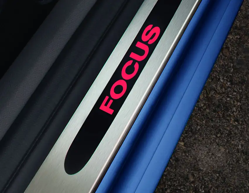 Originale Ford Focus 01/2008-12/2010 Seuils de portes avant