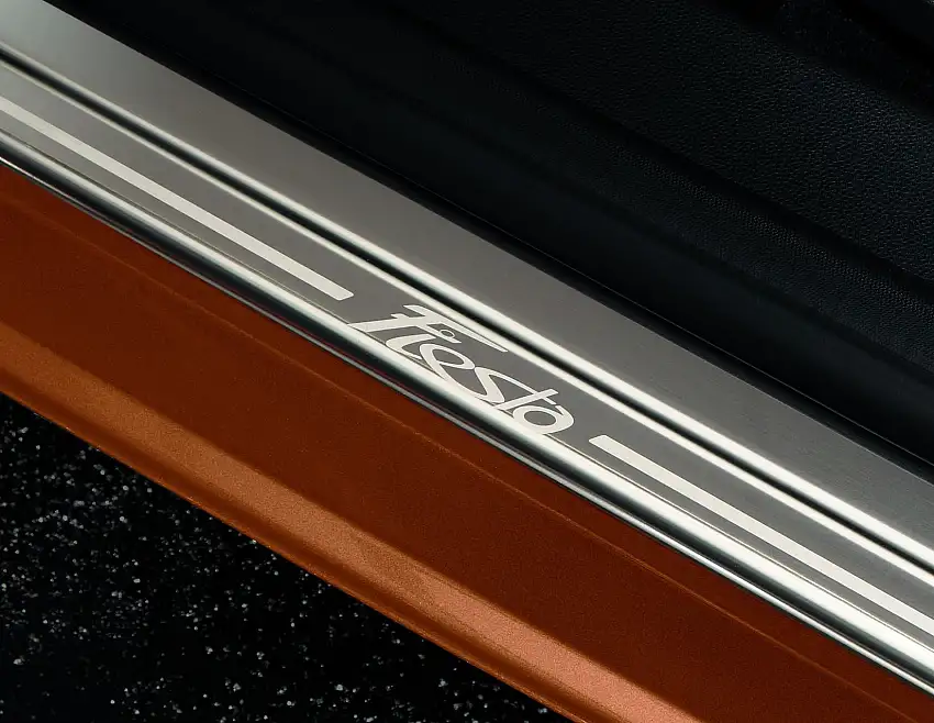 Originale Ford Fiesta 09/2008-06/2017 Seuils de portes avant,avec logo