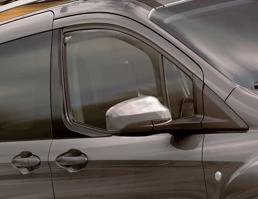 Transit/Tourneo Courier ClimAir®* Déflecteurs d’air pour vitres avant