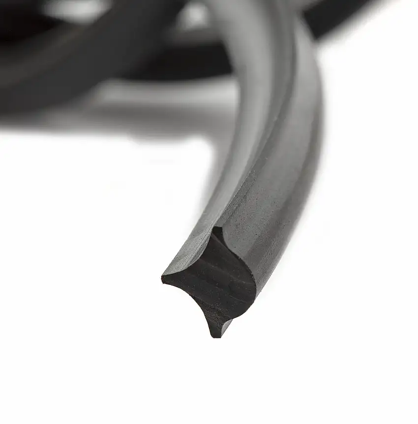 Filler strip for Land Rover | 336557