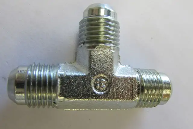 Té 3 voies mâle JIC 1-5/8X12 (dash 20)
